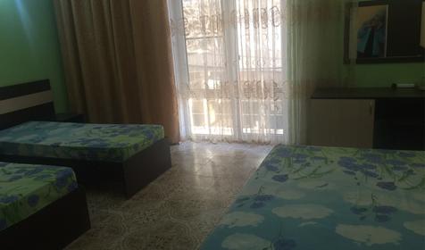 Четырехместный улучшенный номер с балконом. Отель Мармелад, Анапа, Витязево