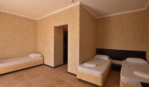 Комфорт трехместный без балкона. Отель Замок Азов, Темрюкский район, Пересыпь