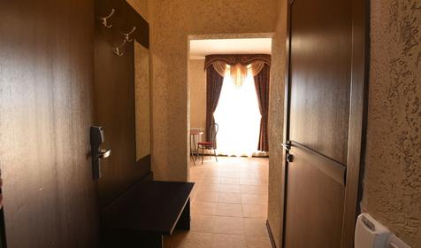 Комфорт трехместный без балкона. Отель Замок Азов, Темрюкский район, Пересыпь