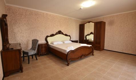 Люкс двухкомнатный четырехместный. Отель Замок Азов, Темрюк, Пересыпь