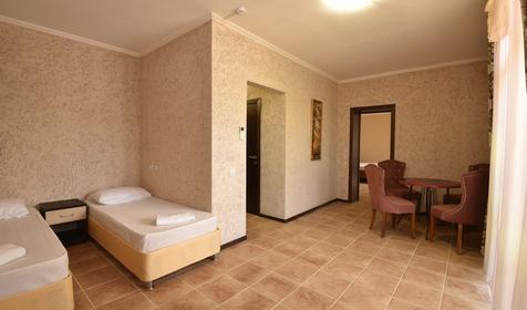 Люкс двухкомнатный четырехместный. Отель Замок Азов, Темрюк, Пересыпь