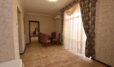 Люкс двухкомнатный четырехместный. Отель Замок Азов, Темрюк, Пересыпь