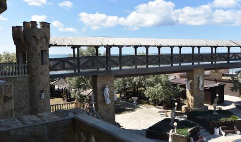 Люкс двухкомнатный четырехместный. Отель Замок Азов, Темрюк, Пересыпь