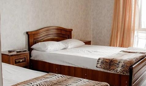 Трехместный