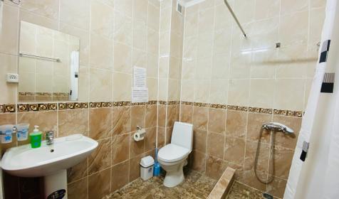 Трехместный с двумя односпальными кроватями и диваном