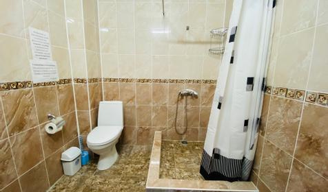 Трехместный с двумя односпальными кроватями и диваном