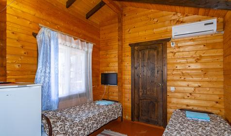 Четырехместный домик, 2 категория. База отдыха Самоцветы, Темрюкский район, п. Веселовка