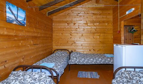 Четырехместный домик, 2 категория. База отдыха Самоцветы, Темрюкский район, п. Веселовка