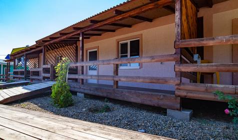 Четырехместный домик, 1 категория. База отдыха Самоцветы, Темрюкский район, п. Веселовка