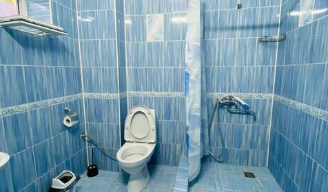 Трехместный с двуспальной и односпальной кроватями