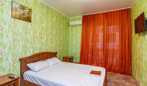 Трехместный. Мини-гостиница Алые Паруса, Новомихайловский