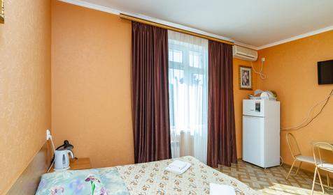 Двухместный стандарт с балконом. Гостиница Уралочка, Сочи, Лазаревское