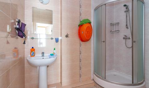 Двухместный стандарт с балконом. Гостиница Уралочка, Сочи, Лазаревское