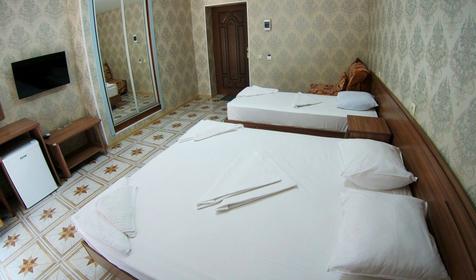 Трехместный полулюкс с балконом