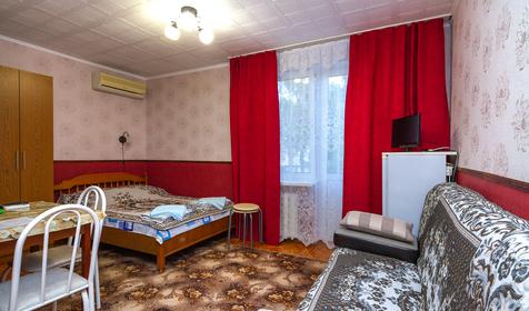 Семейный с балконом. Гостевой дом Афродита, Геленджик, Голубая бухта