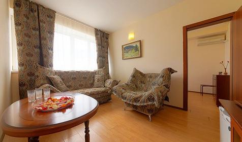 Стандарт трехместный двухкомнатный с видом на море