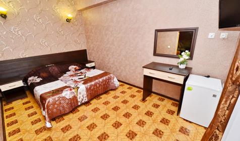  Люкс пятиместный двухкомнатный с балконом