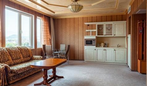 Люкс двухместный двухкомнатный с балконом