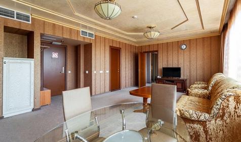 Люкс двухместный двухкомнатный с балконом