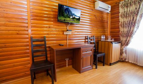 Трехместный