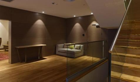 Улучшенный шестиместный с тремя спальнями и гостиной