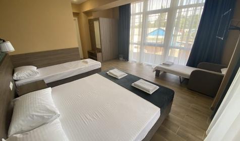 Студио четырехместный (с балконом)