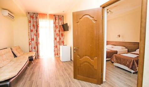 Люкс пятиместный двухкомнатный