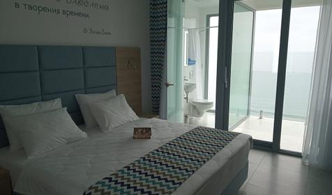 Отель La Familia (Ла Фамилия), Лоо