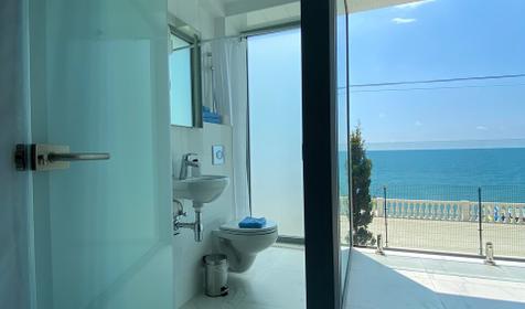 Отель La Familia (Ла Фамилия), Лоо