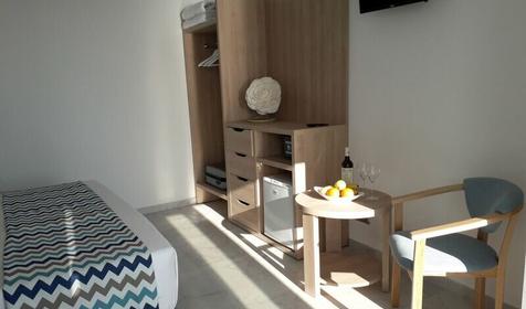 Отель La Familia (Ла Фамилия), Лоо