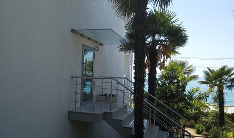 Отель La Familia (Ла Фамилия), Лоо