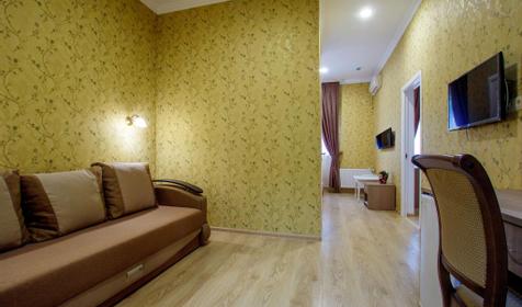 Люкс четырехместный двухкомнатный