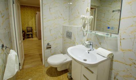 Люкс четырехместный двухкомнатный