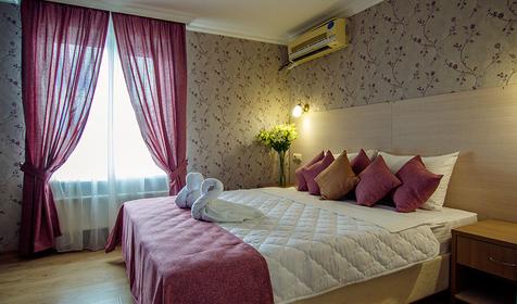 Люкс четырехместный двухкомнатный с балконом