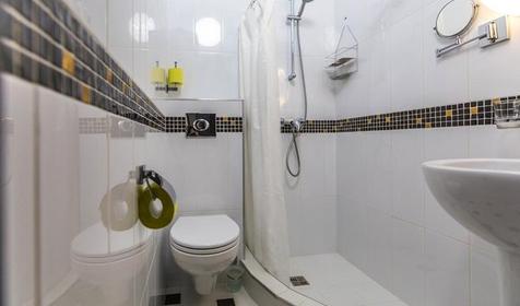 Семейный трехместный