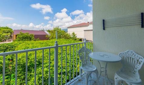 Полулюкс трехместный