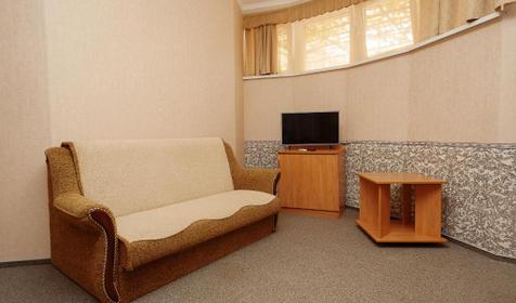 Стандарт семейный шестиместный двухкомнатный