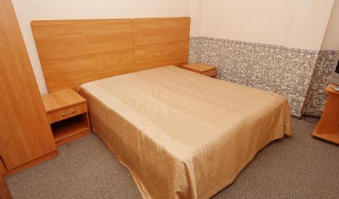 Стандарт семейный шестиместный двухкомнатный