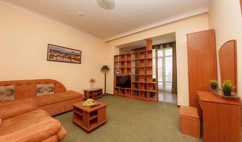 Семейный шестиместный двухкомнатный