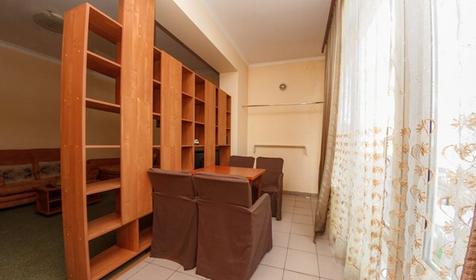 Семейный шестиместный двухкомнатный