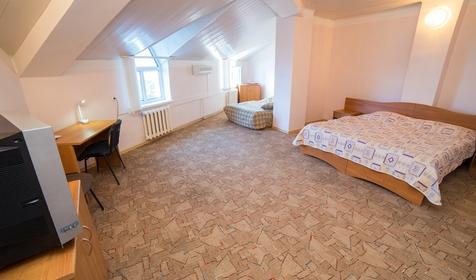 Стандарт трехместный без балкона, 4 этаж