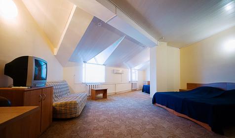 Стандарт трехместный без балкона, 4 этаж