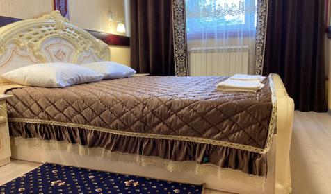 Золотой Лотос