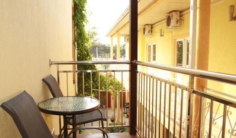 Полулюкс четырехместный. Гостевой дом Славянский, п. Кабардинка