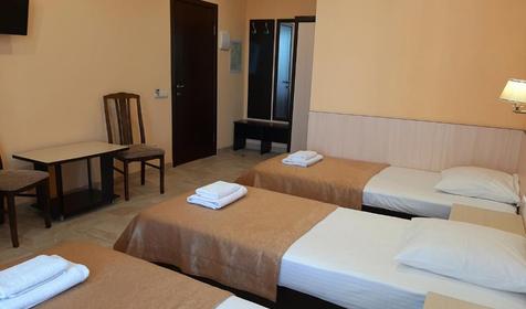 Трехместный стандарт. Гостиница Лотос, г. Геленджик