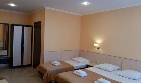 Трехместный стандарт. Гостиница Лотос, г. Геленджик