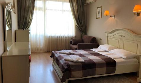 Апартаменты трехкомнатные с балконом и кухней