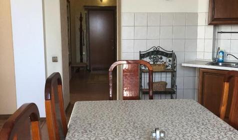 Апартаменты трехкомнатные с балконом и кухней