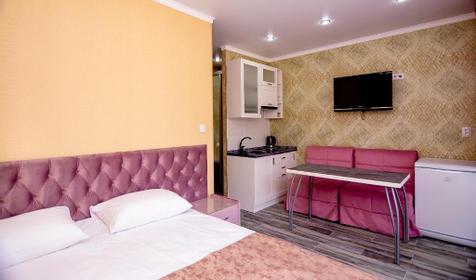 Комфорт улучшенный двухместный с балконом (двуспальная кровать)