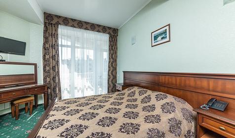 Люкс двухместный двухкомнатный улучшенный с балконом